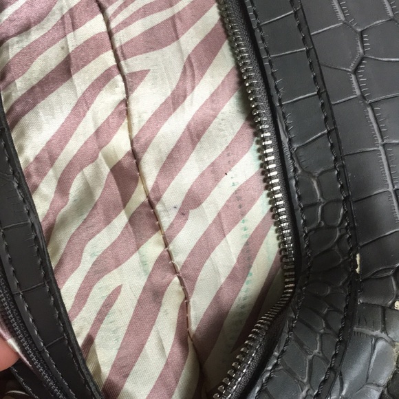 Guess Los Angeles Large Gray Shoulder Bag - Picture 16 of 16